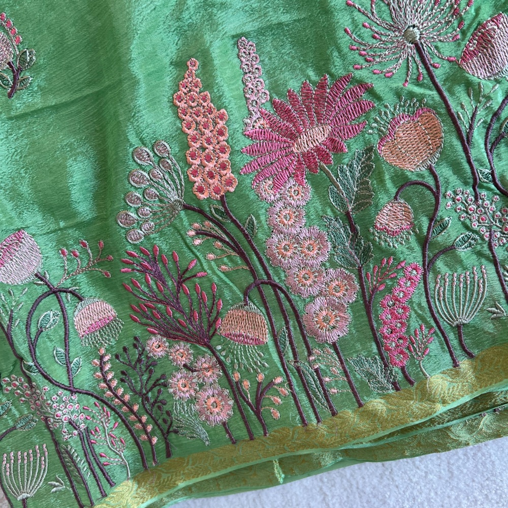 Brand new 3 piece Gorgeous silk saree with blouse and petticoat/inner skirt